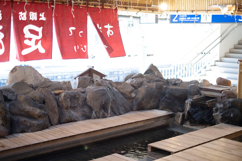 上諏訪温泉　足湯　諏訪